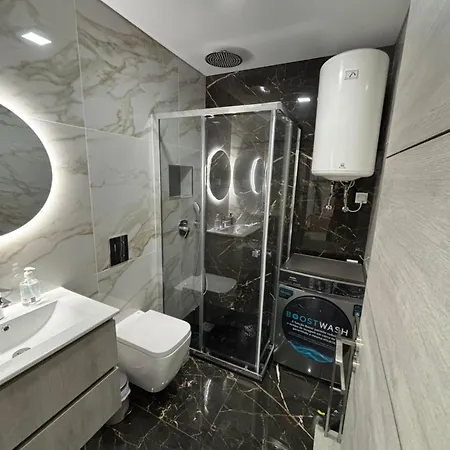 One-bedroom In Alvor With A Sea View Fully Renovated شقة Bicas